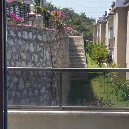Ege Yeldiz Apartment
